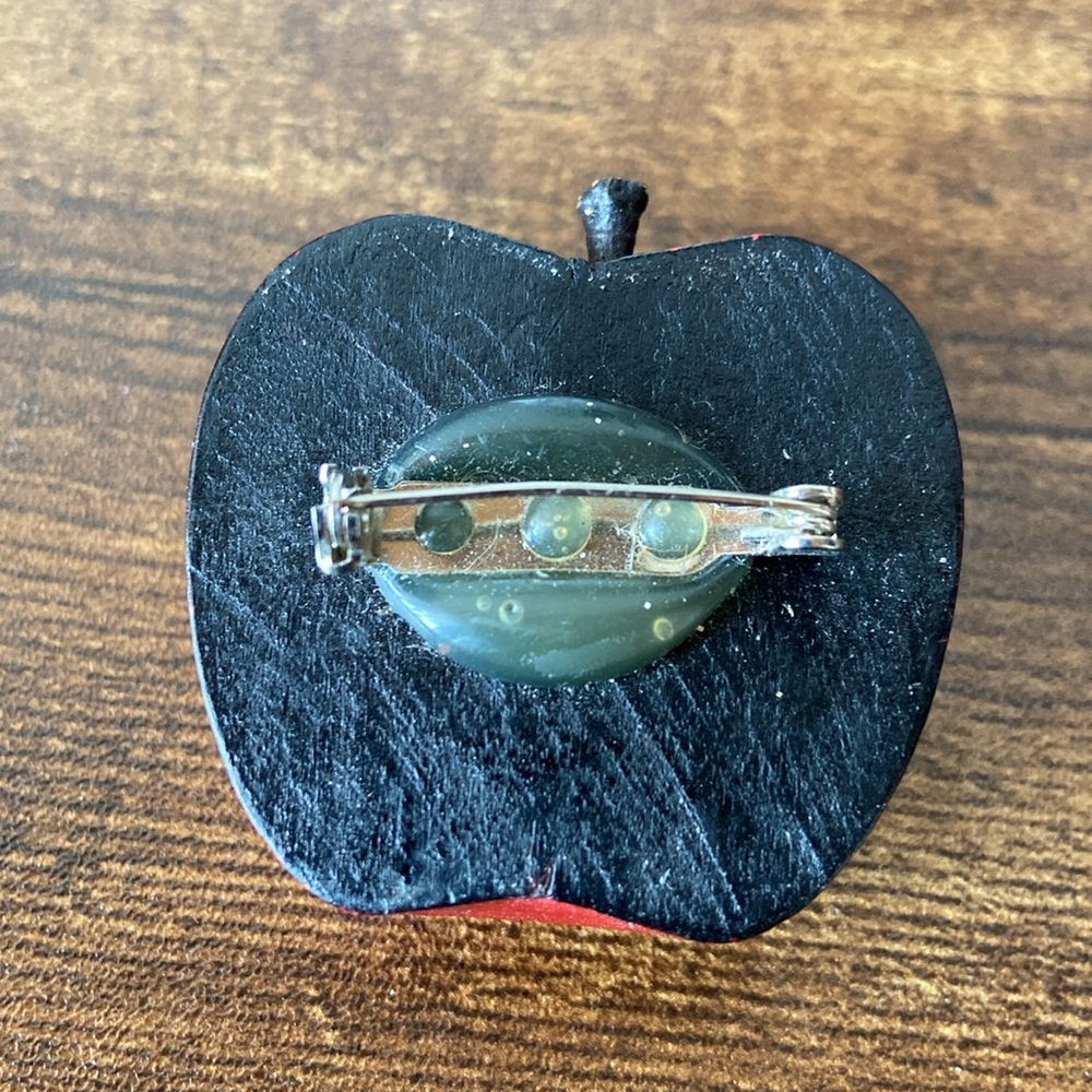 π 2 Handmade Apple Pins & Vintage Box π - Picture 9 of 16